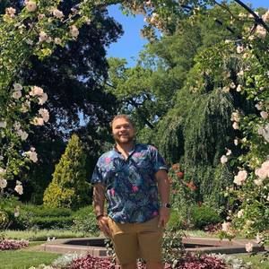 Meet your Posher, Deven